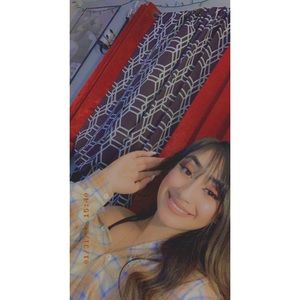 Meet your Posher, Mireya